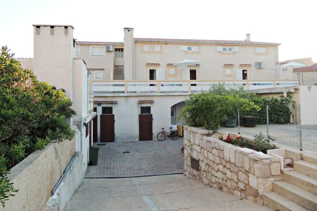 Apartments Jelena Pag Town Exterior foto